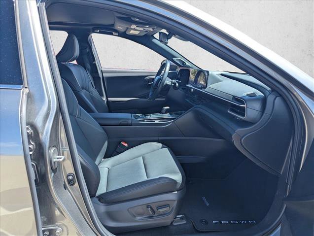Certified 2023 Toyota Crown Limited image 17