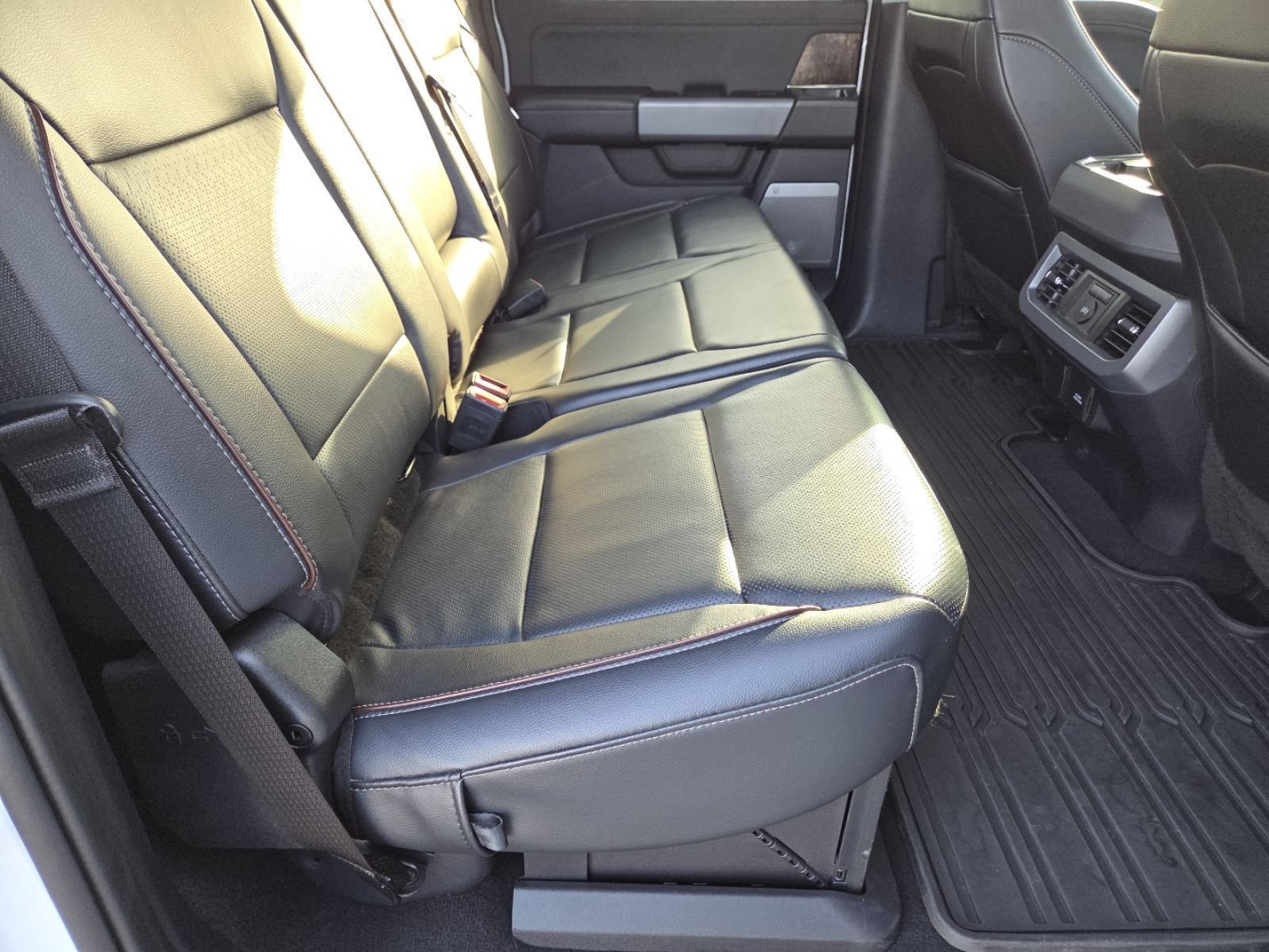 Used 2024 Ford F250 Lariat w/ Chrome Package AWD/4WD image 28
