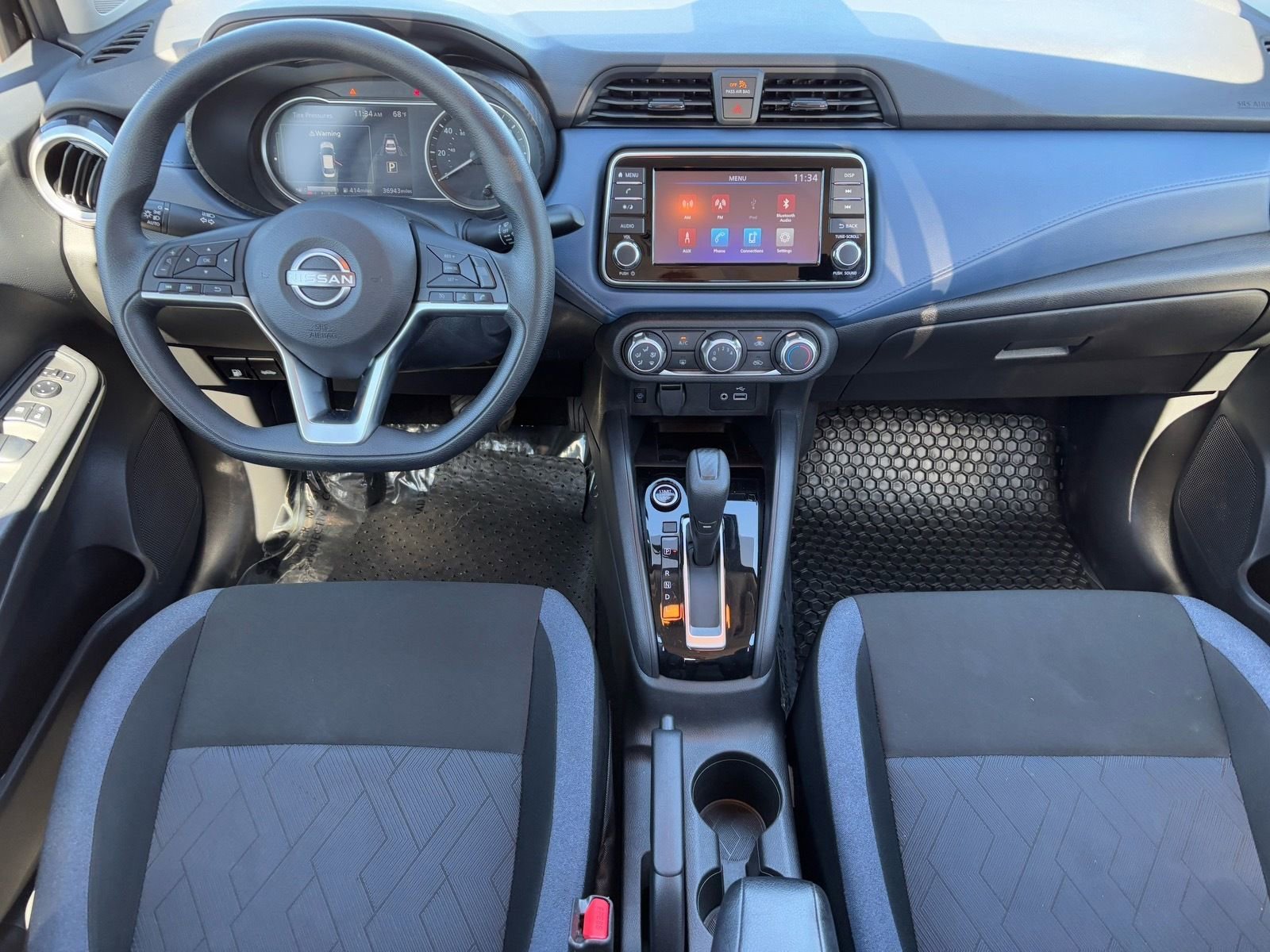 Used 2025 Nissan Versa SV image 12