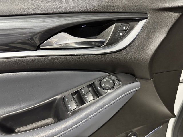 Used 2021 Buick Enclave Essence image 6