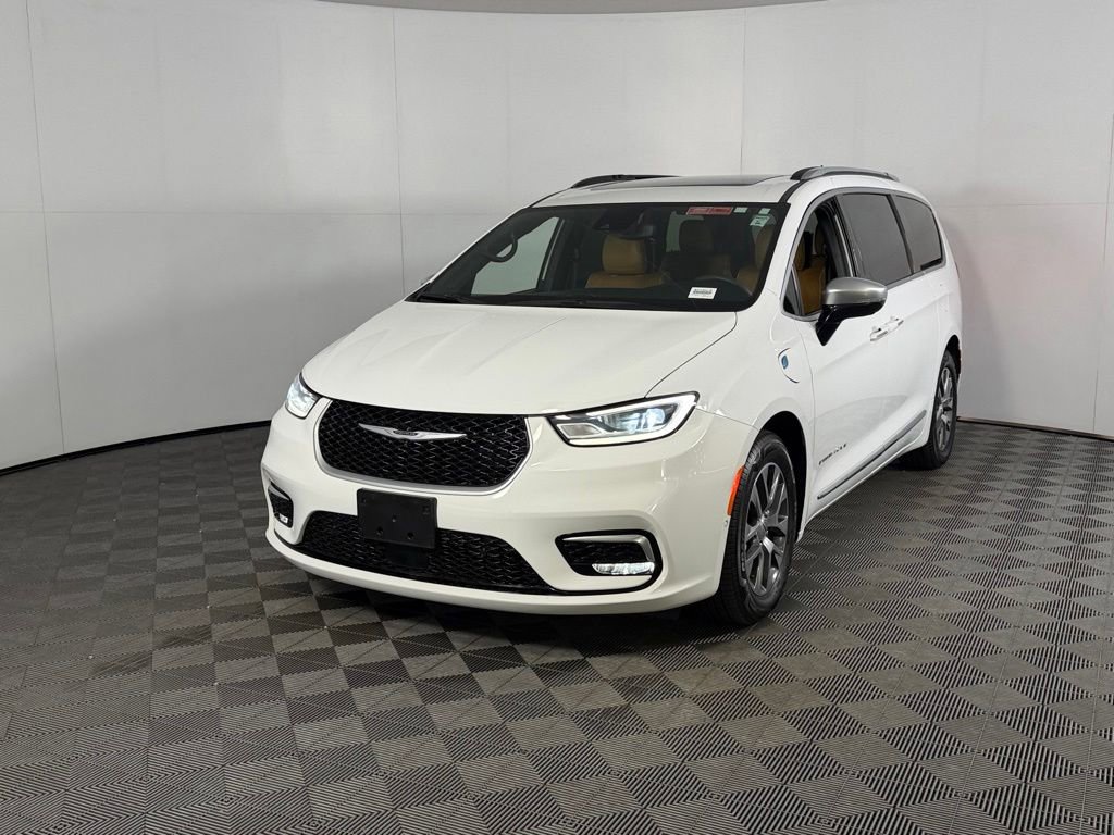 Used 2023 Chrysler Pacifica Pinnacle FWD image 21