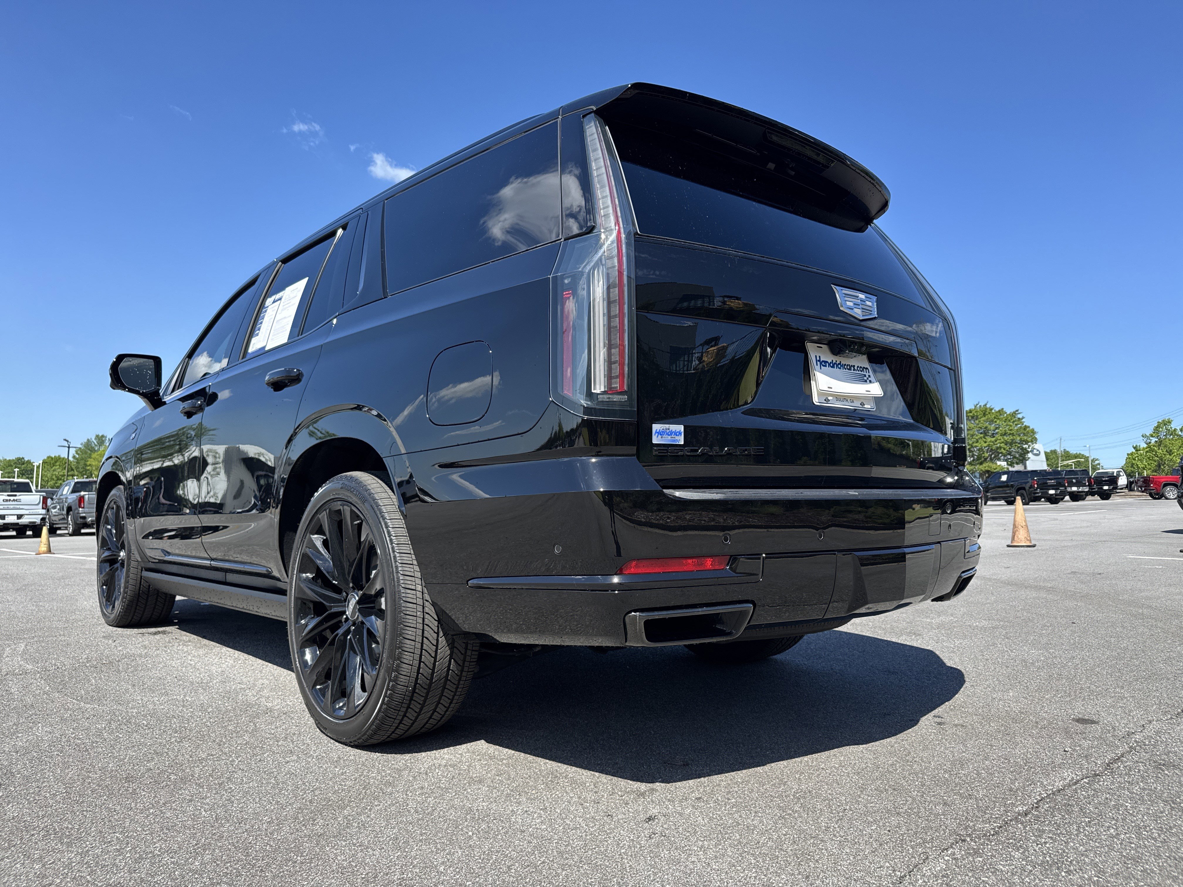 Used 2025 Cadillac Escalade Sport Platinum w/ LPO, ONYX Package image 8
