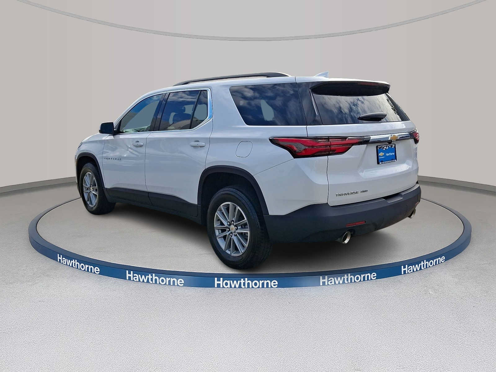 Used 2023 Chevrolet Traverse LT AWD/4WD image 4