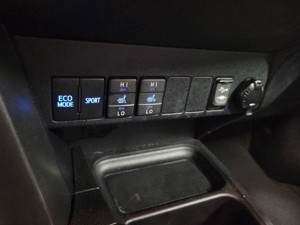Used 2018 Toyota RAV4 SE w/ Power Extra Value Package image 16