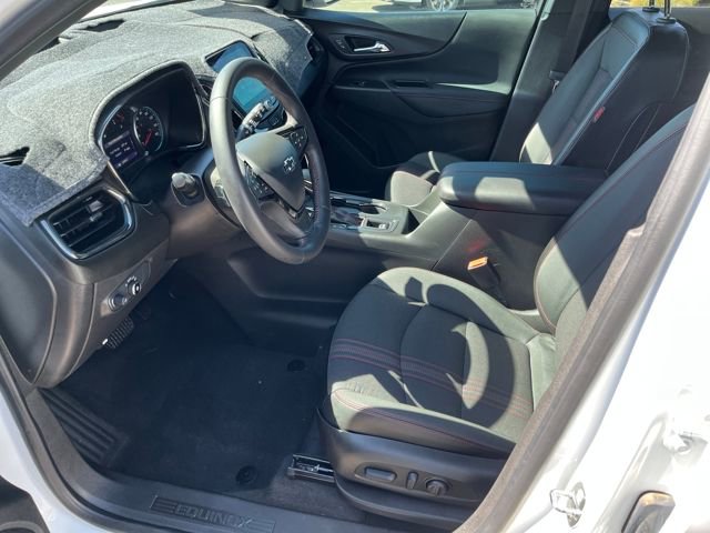 Used 2022 Chevrolet Equinox RS w/ Infotainment Package image 3