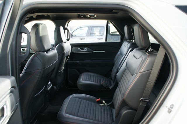 New 2026 Ford Explorer ST-Line w/ ST-Line Street Pack image 32