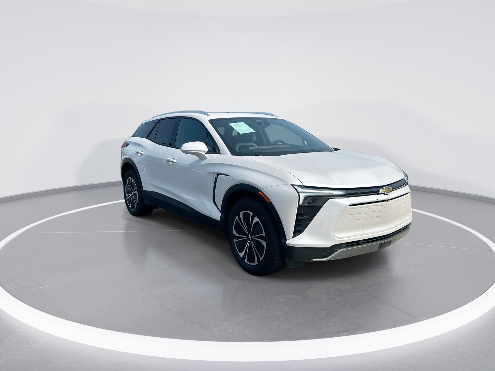 Used 2024 Chevrolet Blazer EV LT AWD/4WD image 2