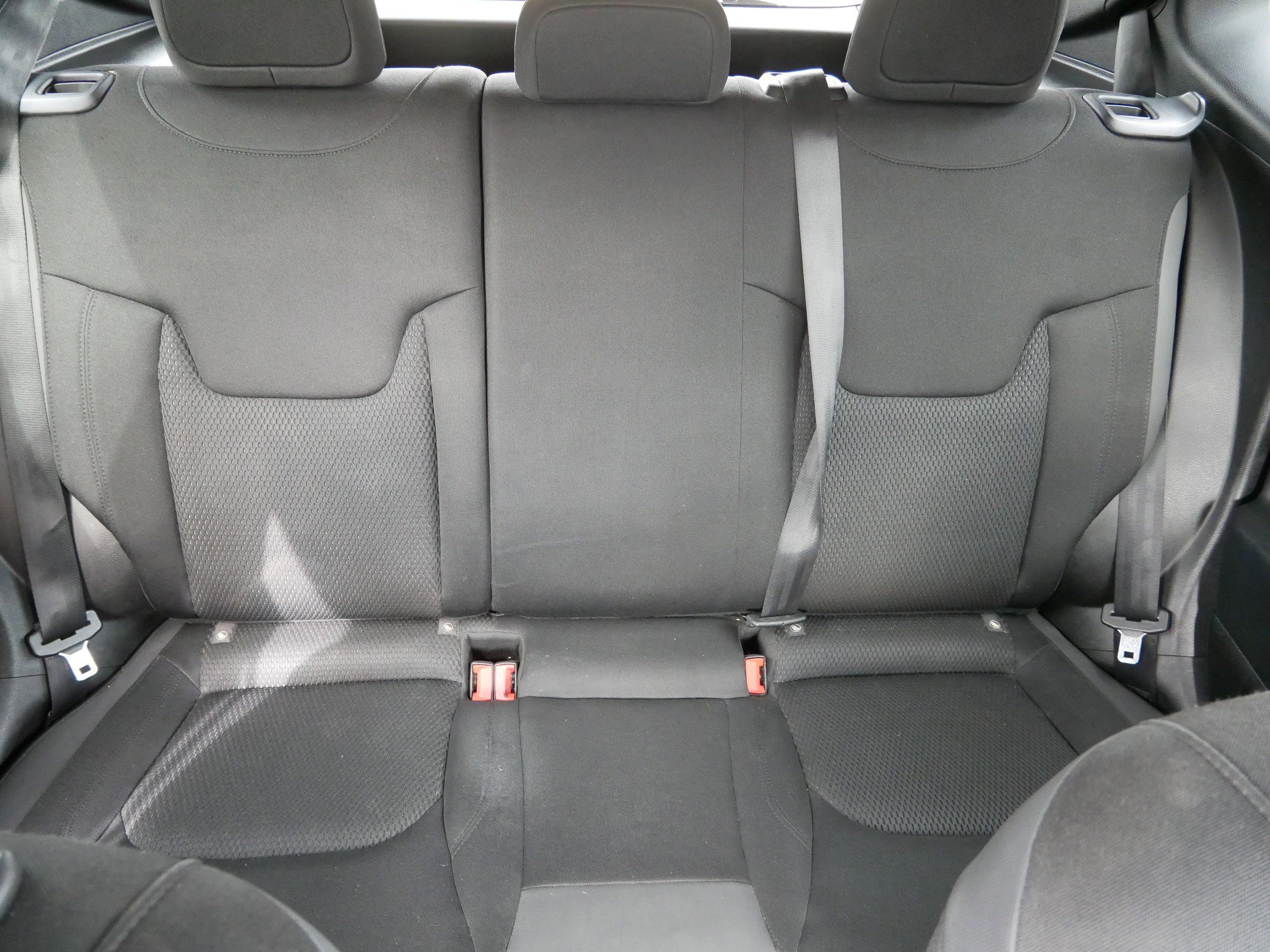 Used 2018 Jeep Renegade Altitude FWD image 13