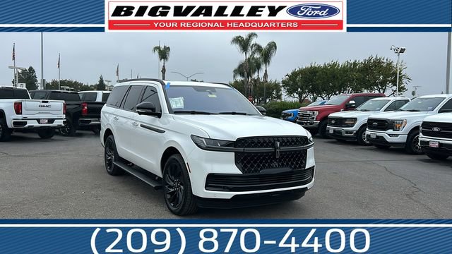 Used 2025 Lincoln Navigator Reserve w/ Jet Appearance Package