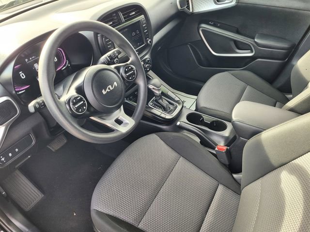 Used 2023 Kia Soul LX image 8
