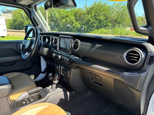 Used 2019 Jeep Wrangler Unlimited Sahara w/ Advanced Safety Group AWD/4WD image 40