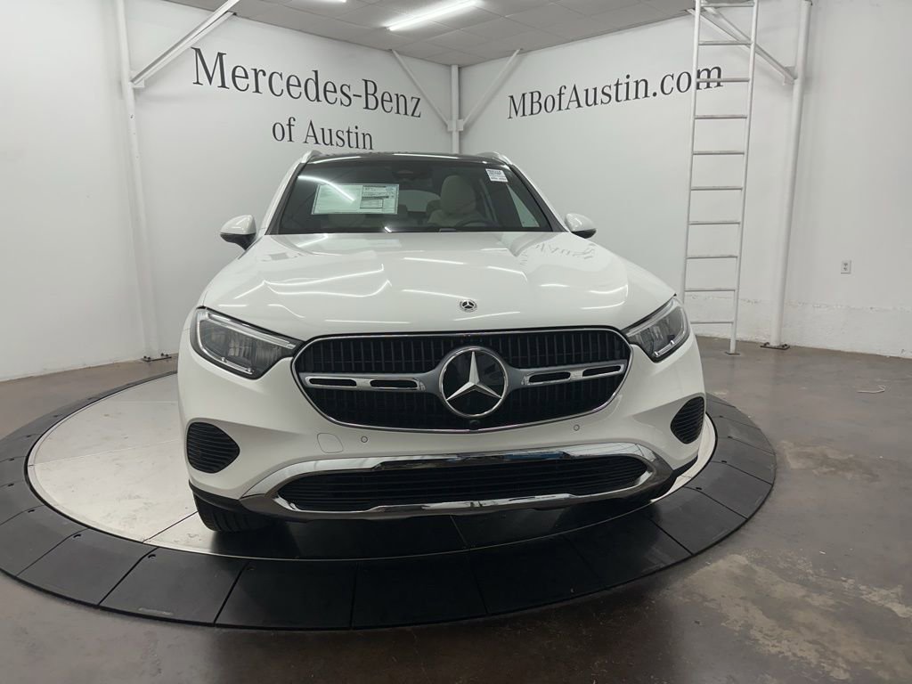 Used 2026 Mercedes-Benz GLC 300 image 2
