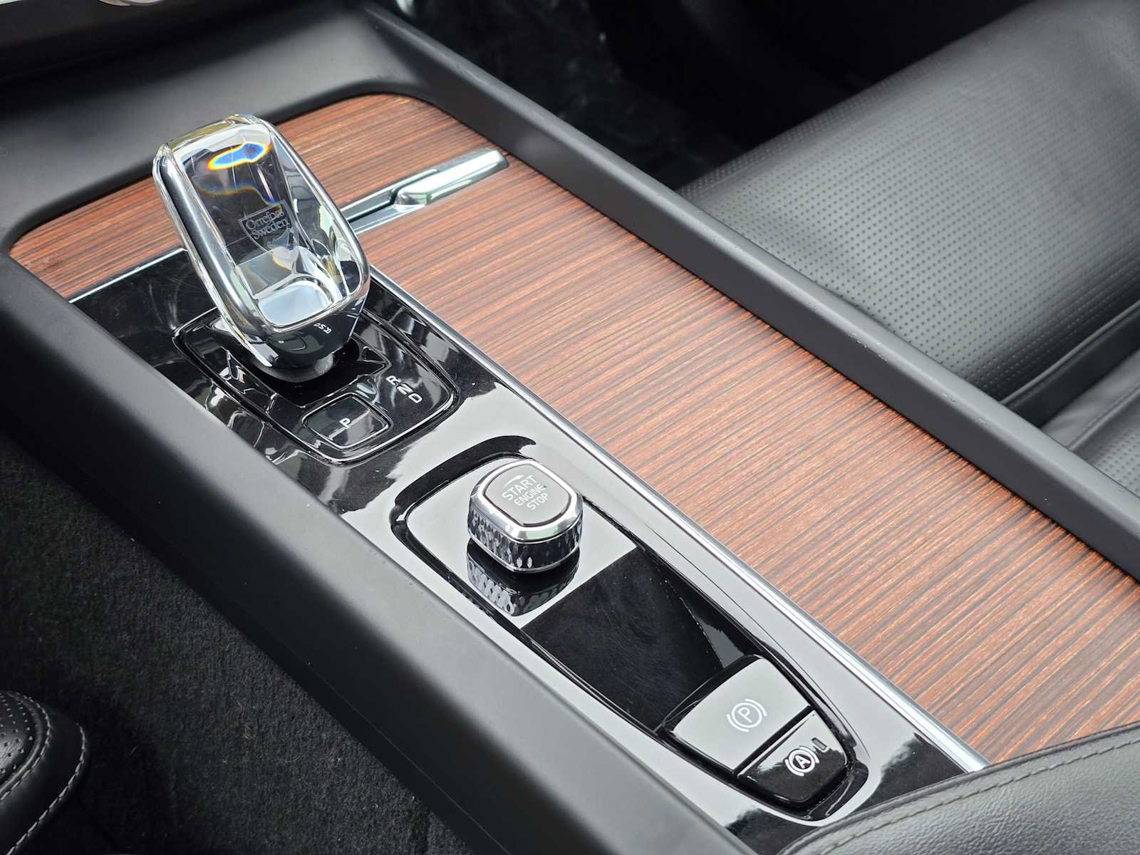 Certified 2023 Volvo XC60 B5 Ultimate image 27