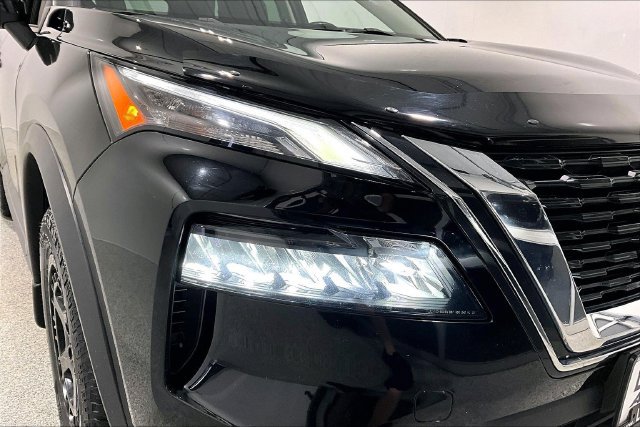 Used 2023 Nissan Rogue S AWD/4WD image 38