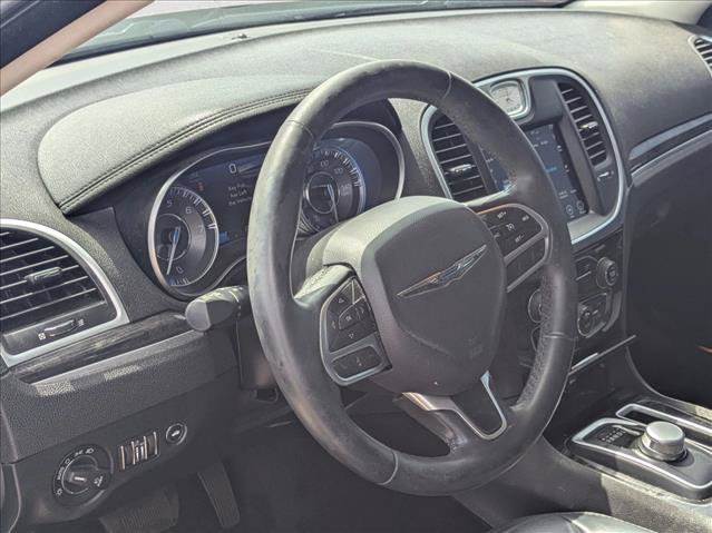 Used 2017 Chrysler 300 Limited w/ Driver Convenience Group RWD image 8