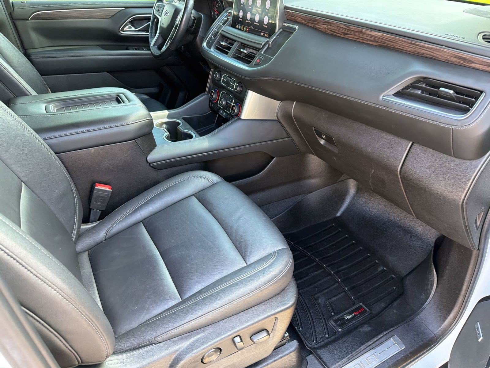 Certified 2021 Chevrolet Tahoe Z71 w/ Luxury Package AWD/4WD image 31
