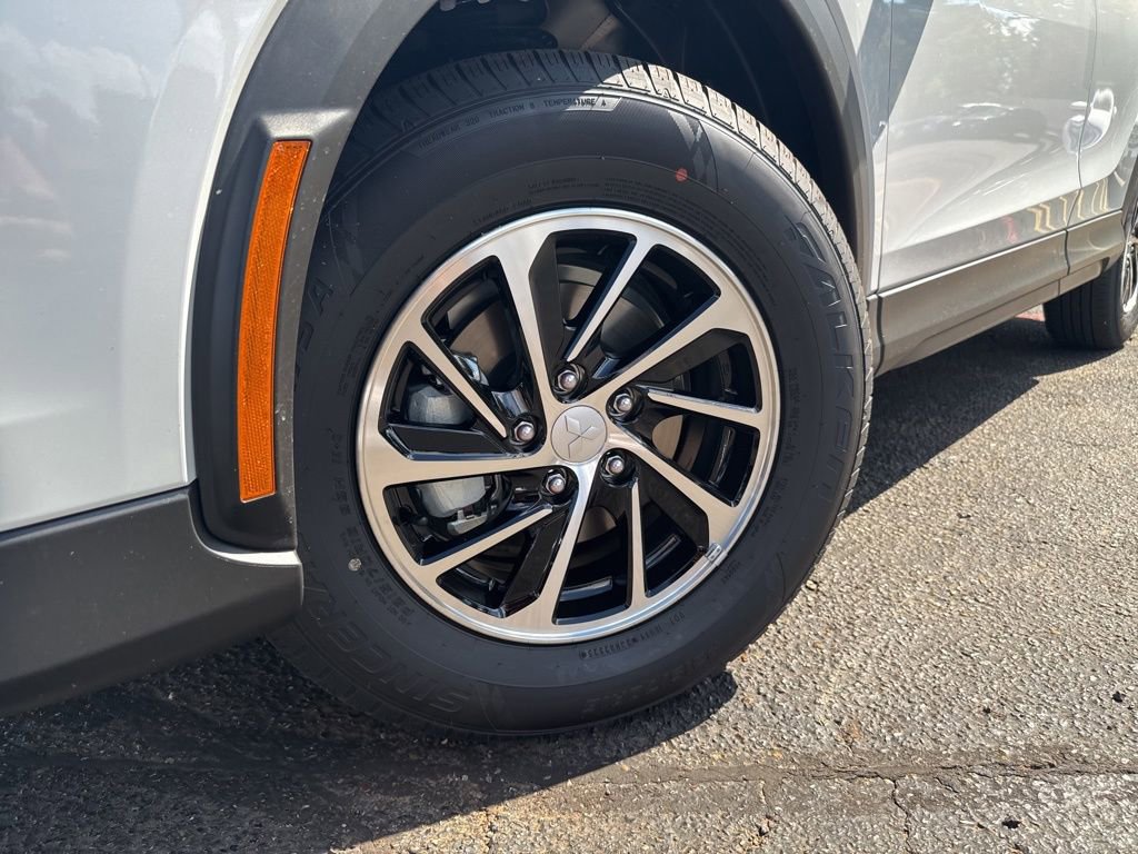 New 2026 Mitsubishi Eclipse Cross ES image 2