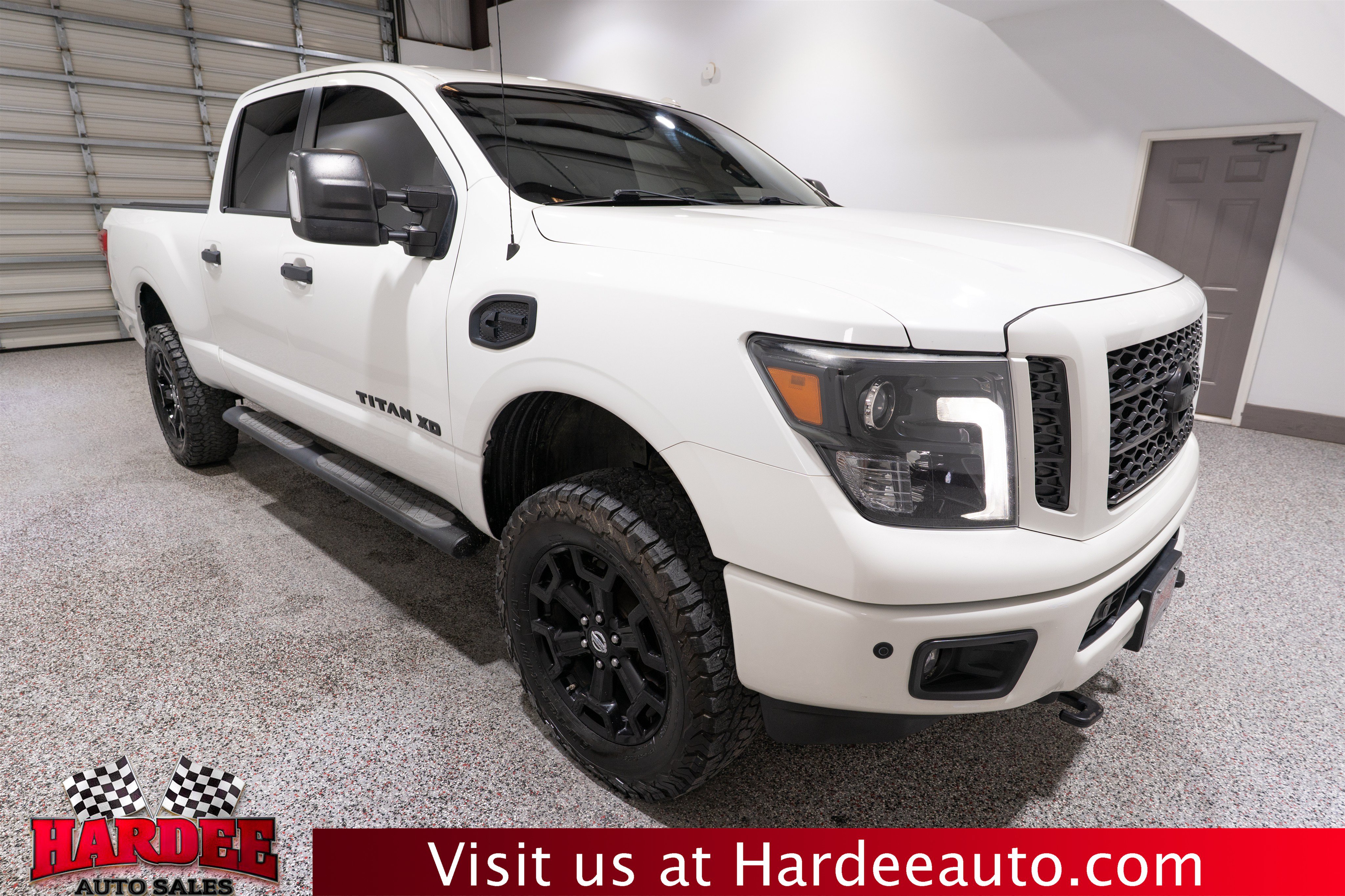 Used 2019 Nissan Titan SL w/ Midnight Edition AWD/4WD image 6