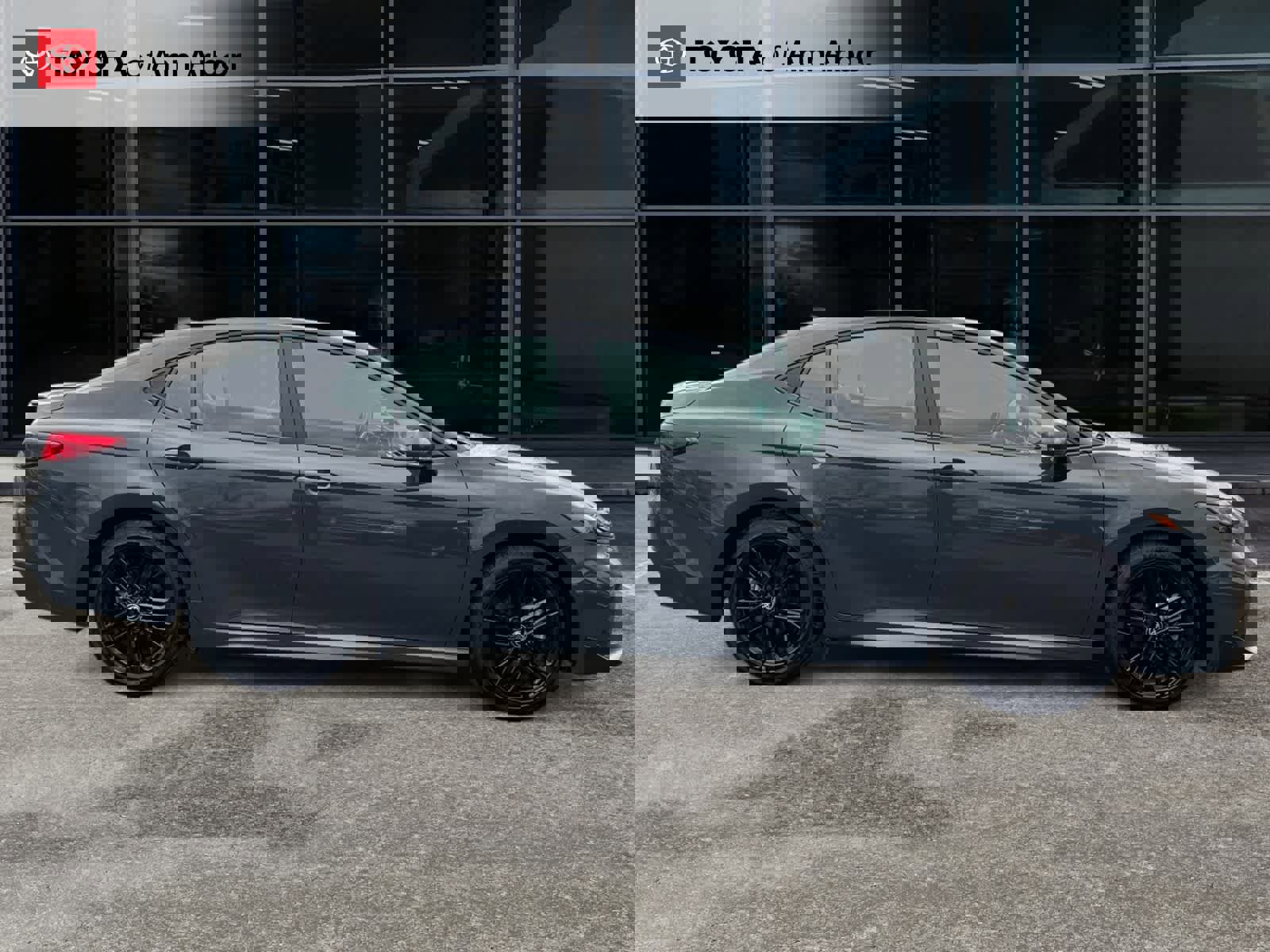 Used 2025 Toyota Camry SE image 11