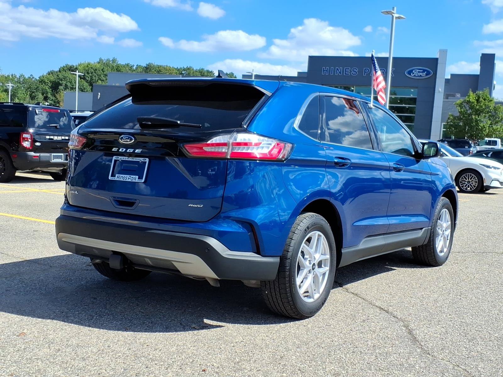 Used 2024 Ford Edge SEL w/ Convenience Package AWD/4WD image 7