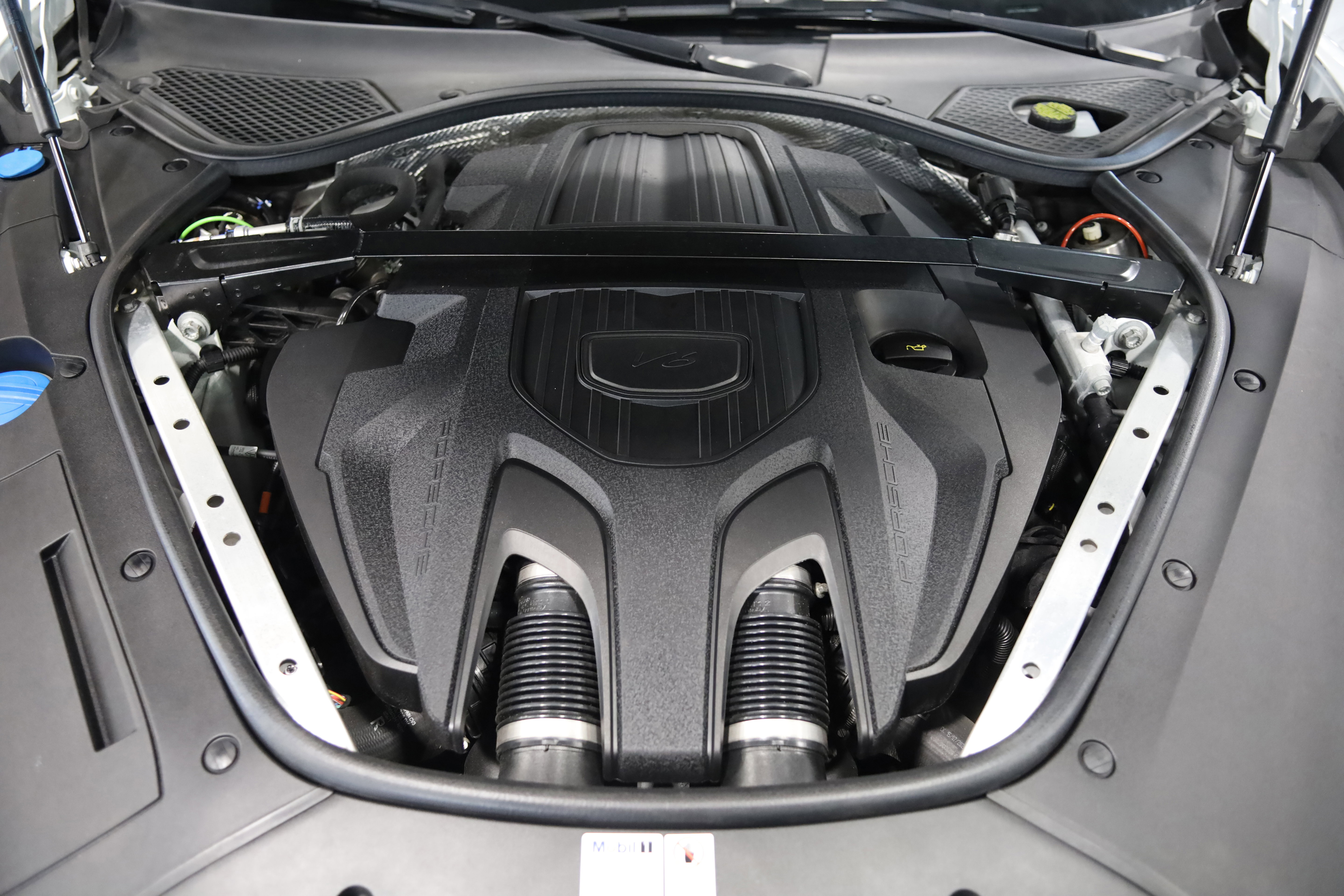 Used 2022 Porsche Panamera 4 AWD/4WD image 45