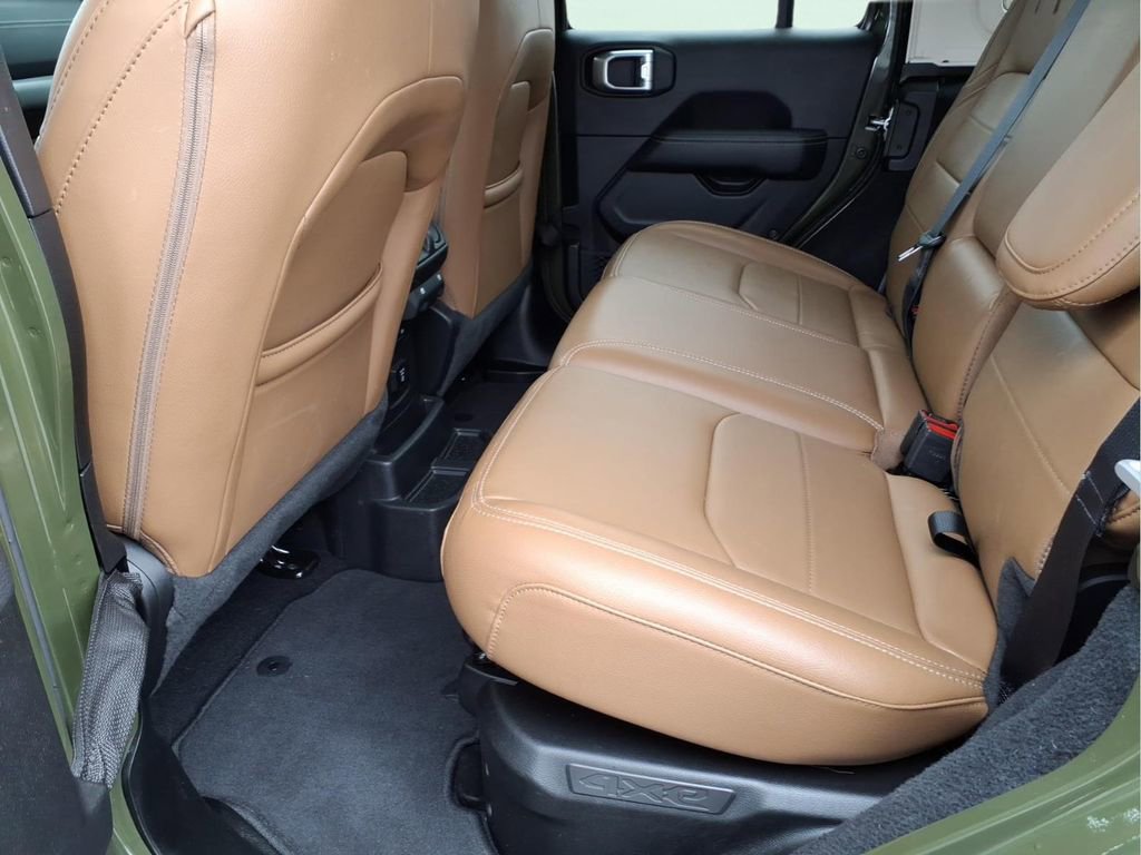 Used 2023 Jeep Wrangler Unlimited Sahara image 14