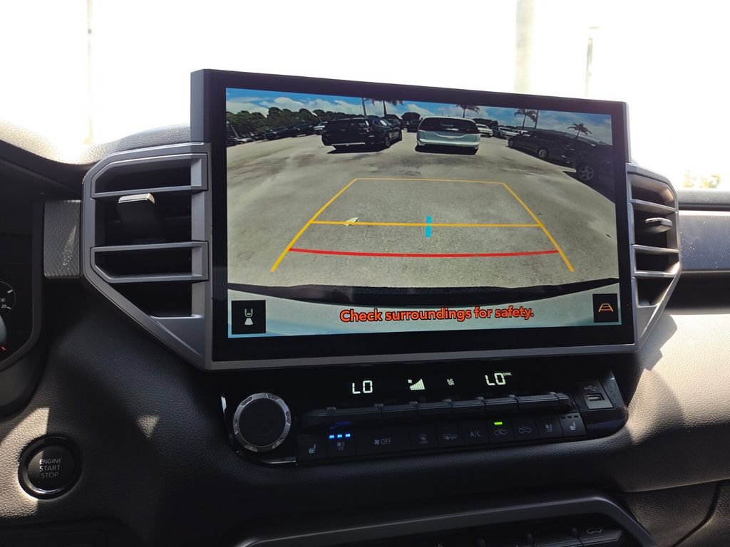 Used 2025 Toyota Tundra Limited AWD/4WD image 30