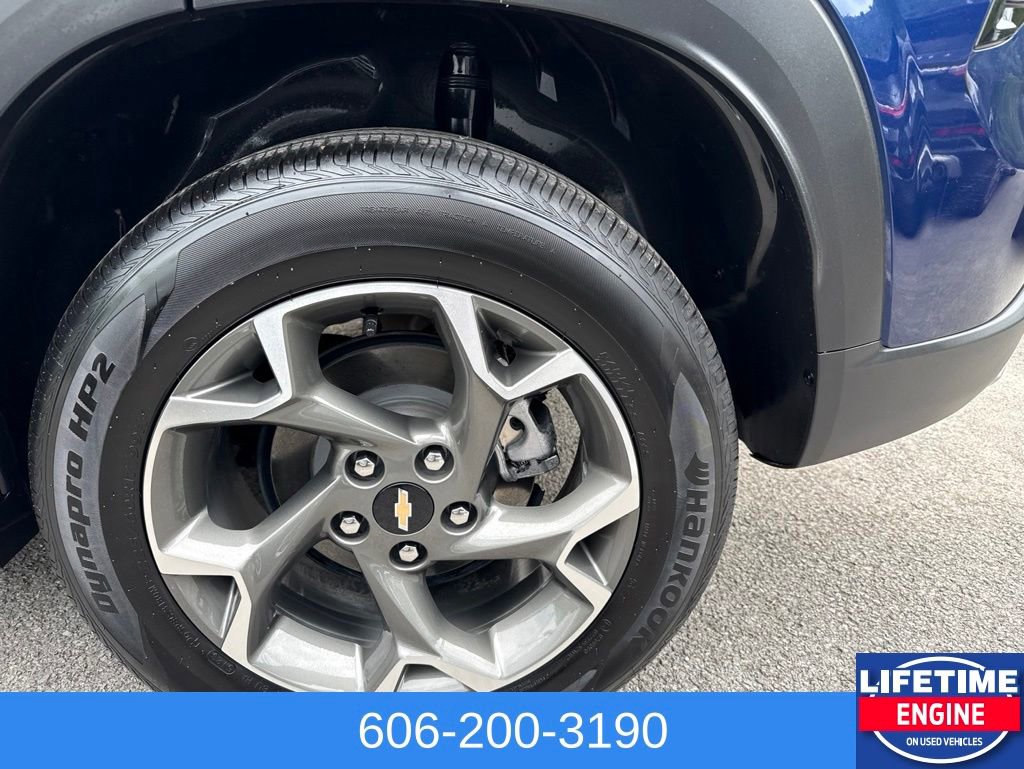 Used 2024 Chevrolet Trax LT w/ Driver Confidence Package FWD image 12