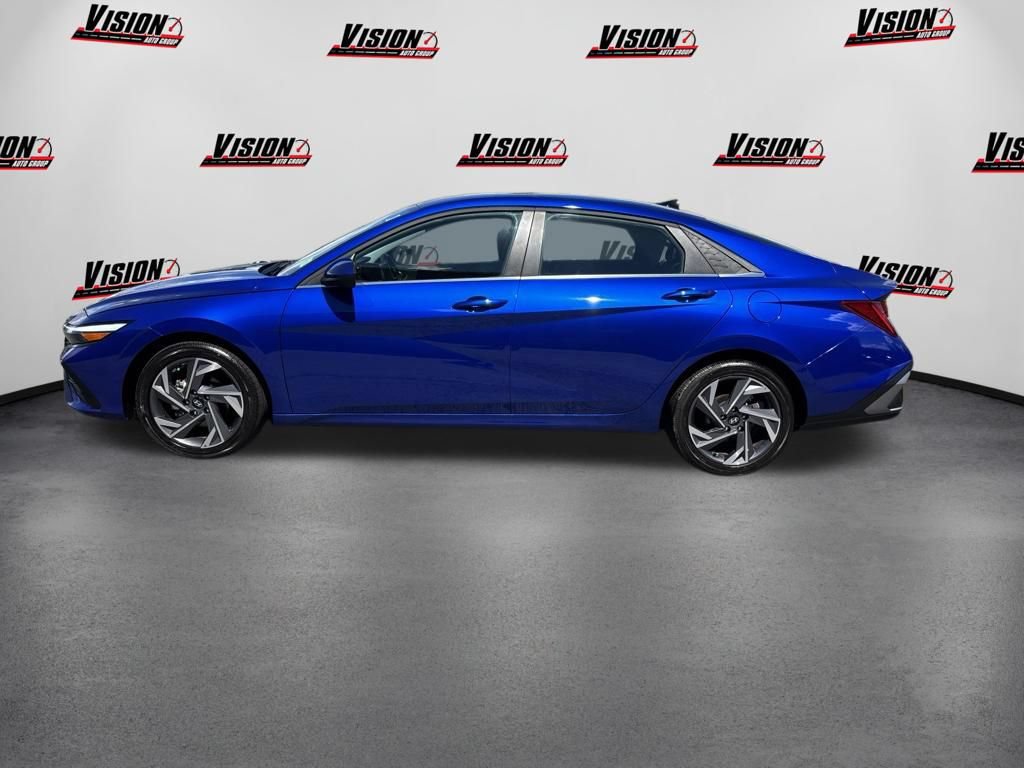 Certified 2025 Hyundai Elantra SEL FWD image 2