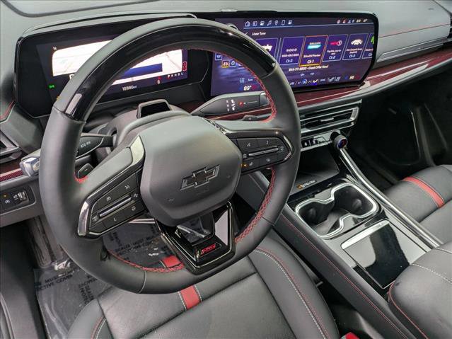 Used 2025 Chevrolet Traverse RS image 10