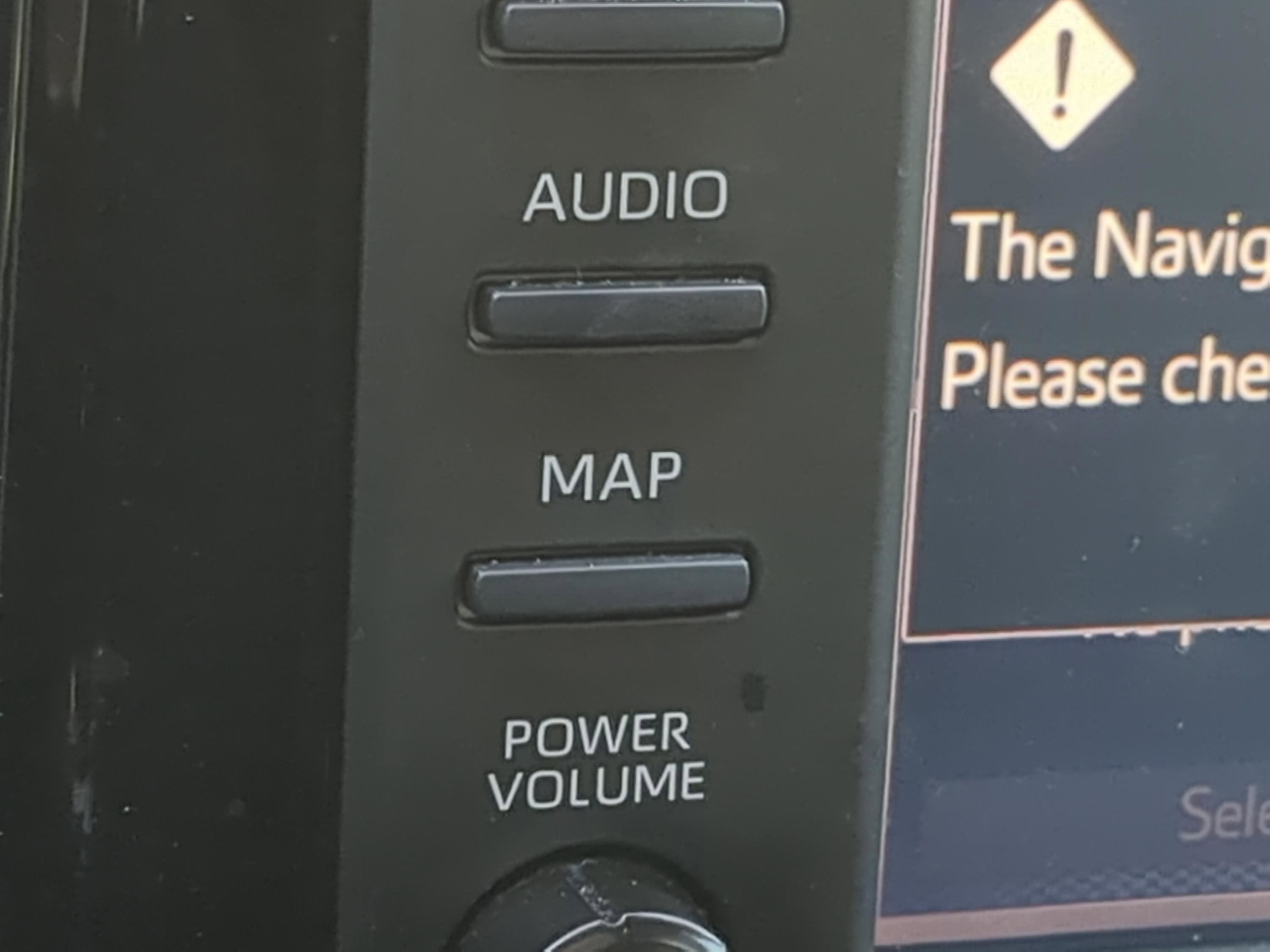 Used 2020 Toyota RAV4 LE image 21