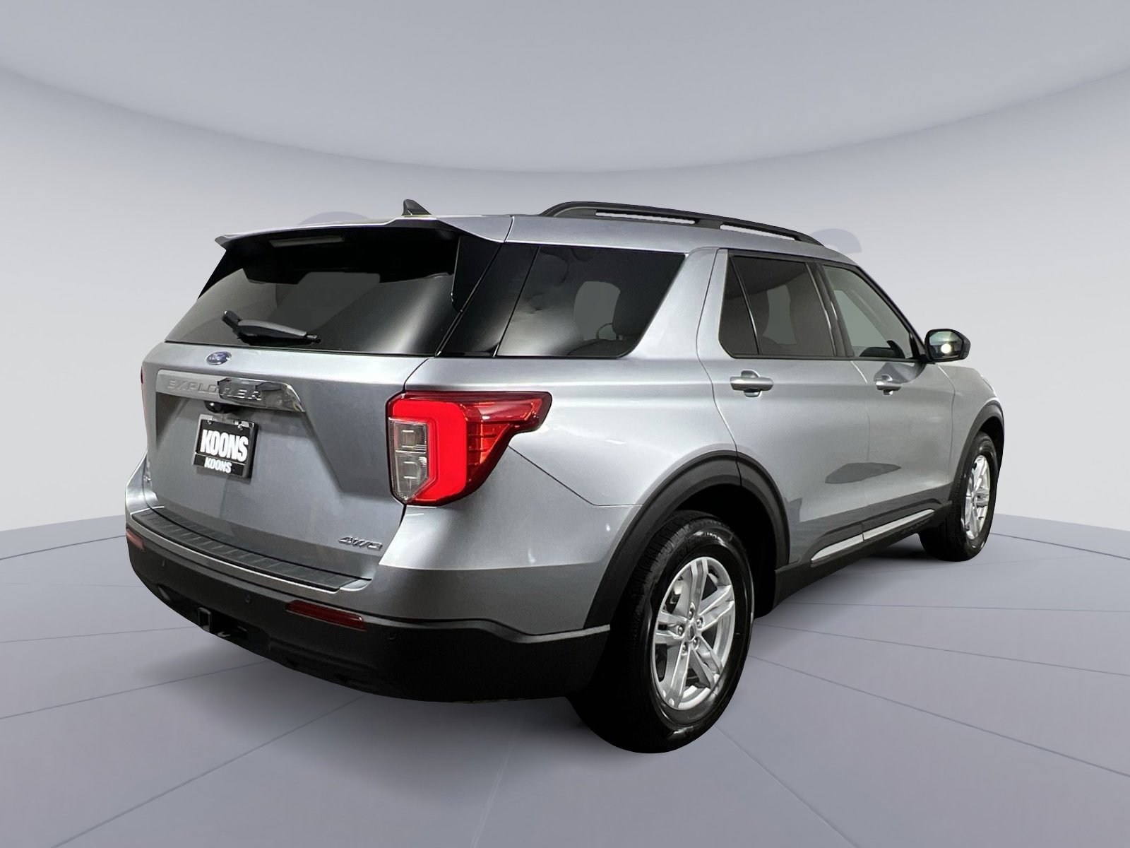 Used 2022 Ford Explorer XLT w/ Class IV Trailer Tow Package AWD/4WD image 11