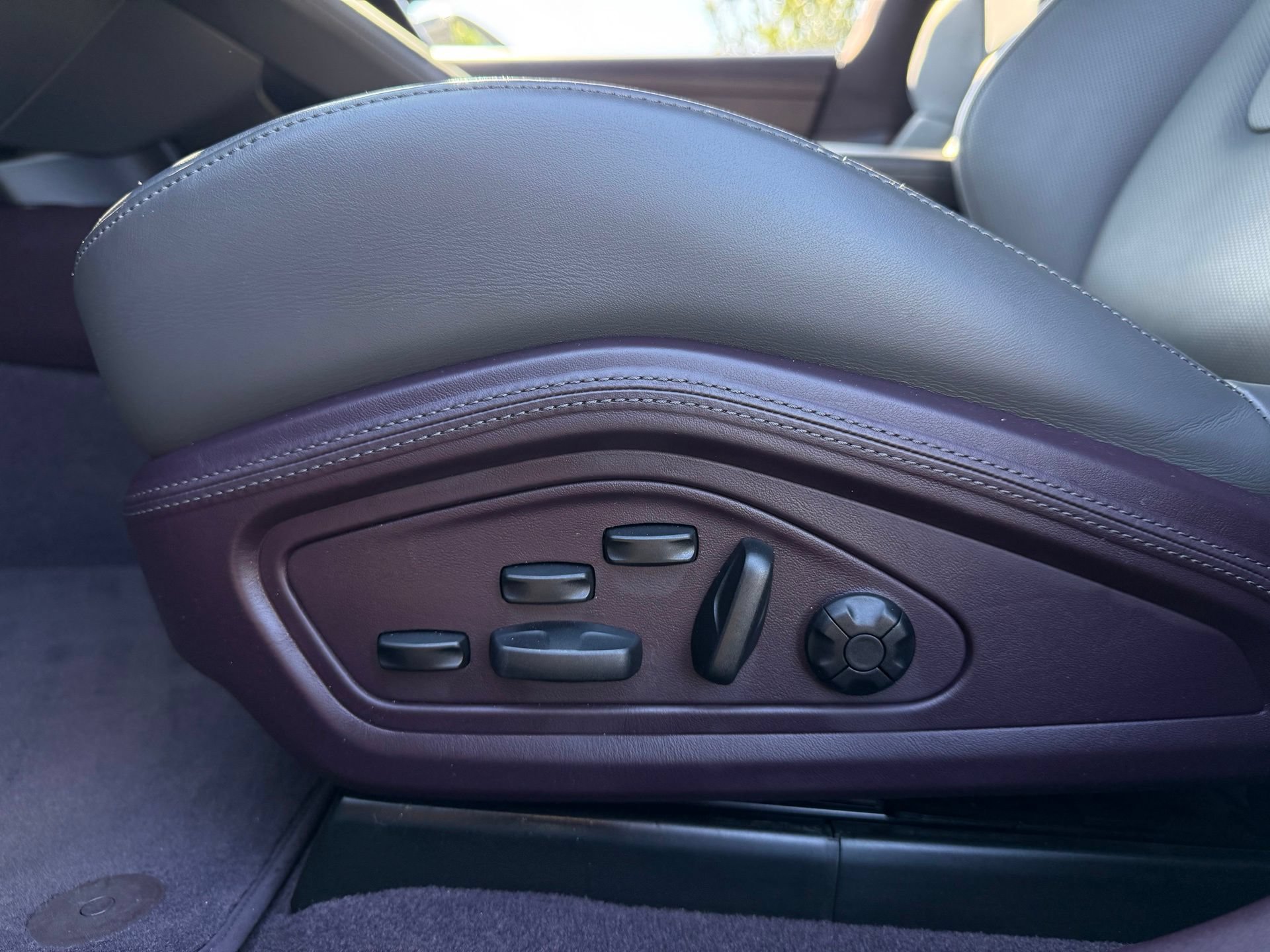 Certified 2022 Porsche Taycan Turbo S AWD/4WD image 30