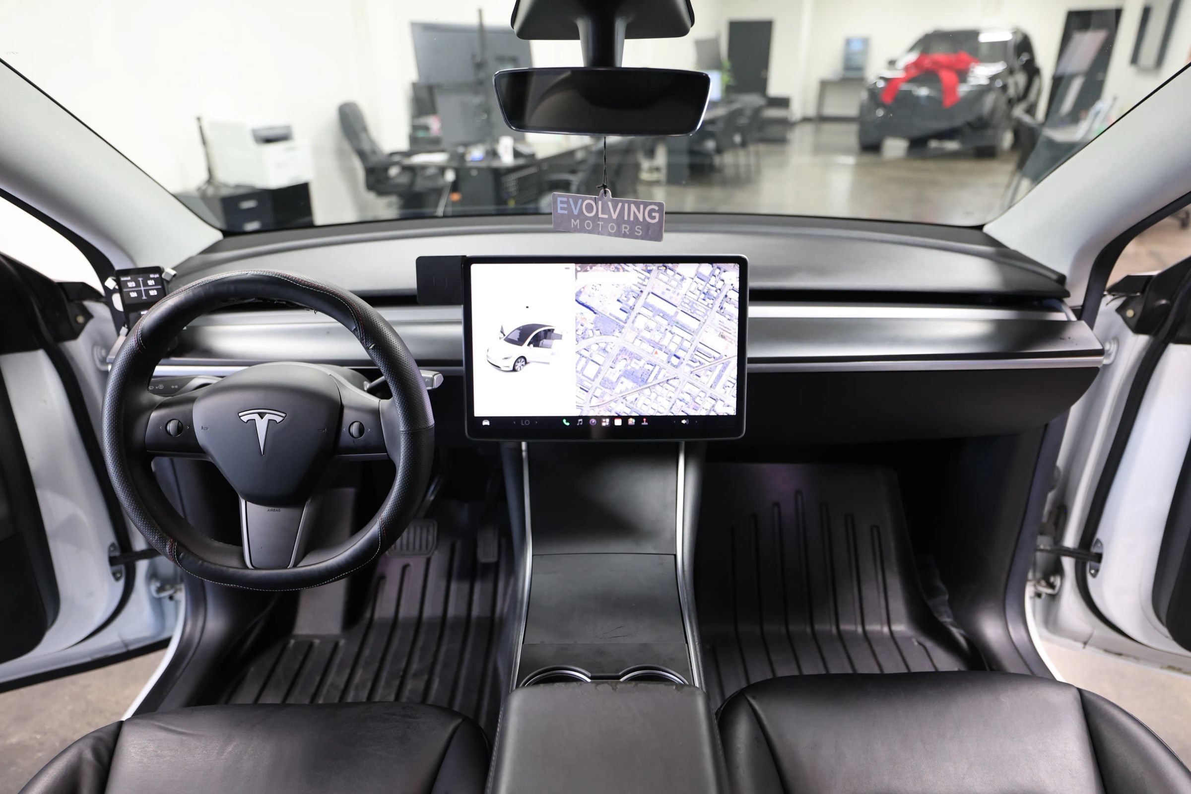 Used 2021 Tesla Model Y Long Range AWD/4WD image 22