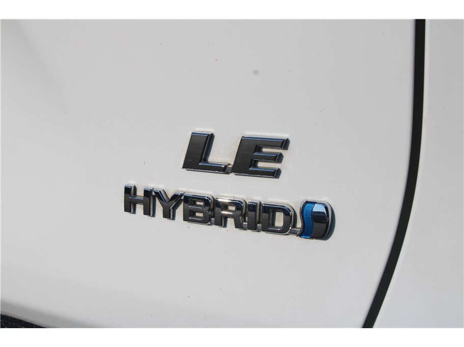 Used 2020 Toyota RAV4 LE w/ All Weather Liner Package image 39