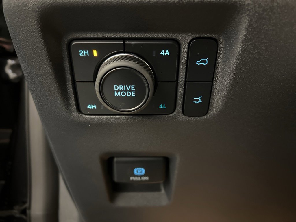 New 2025 Ford Expedition Active image 25