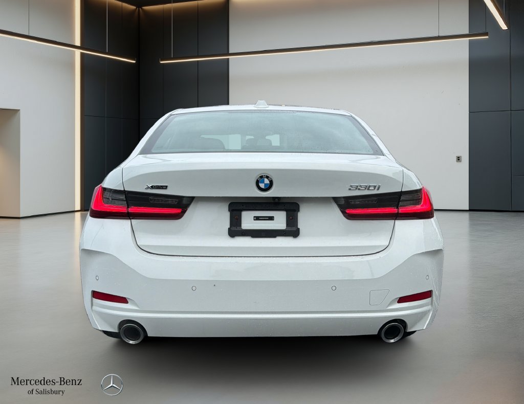 Used 2025 BMW 330i xDrive Sedan AWD/4WD image 5