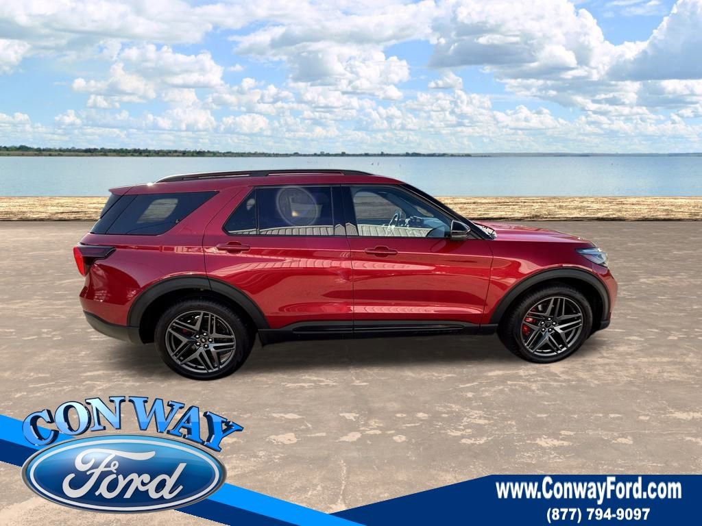 Used 2025 Ford Explorer ST image 4