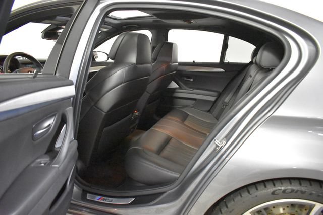 Used 2013 BMW M5 RWD image 32