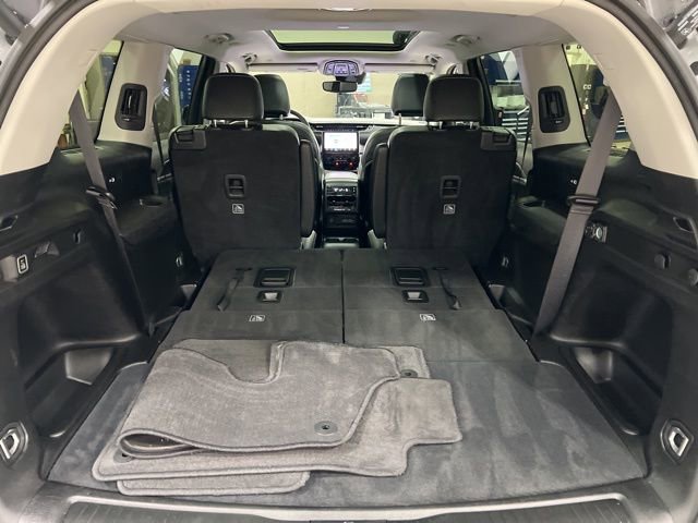 Used 2023 Jeep Grand Cherokee L Limited w/ Black Appearance Package AWD/4WD image 17