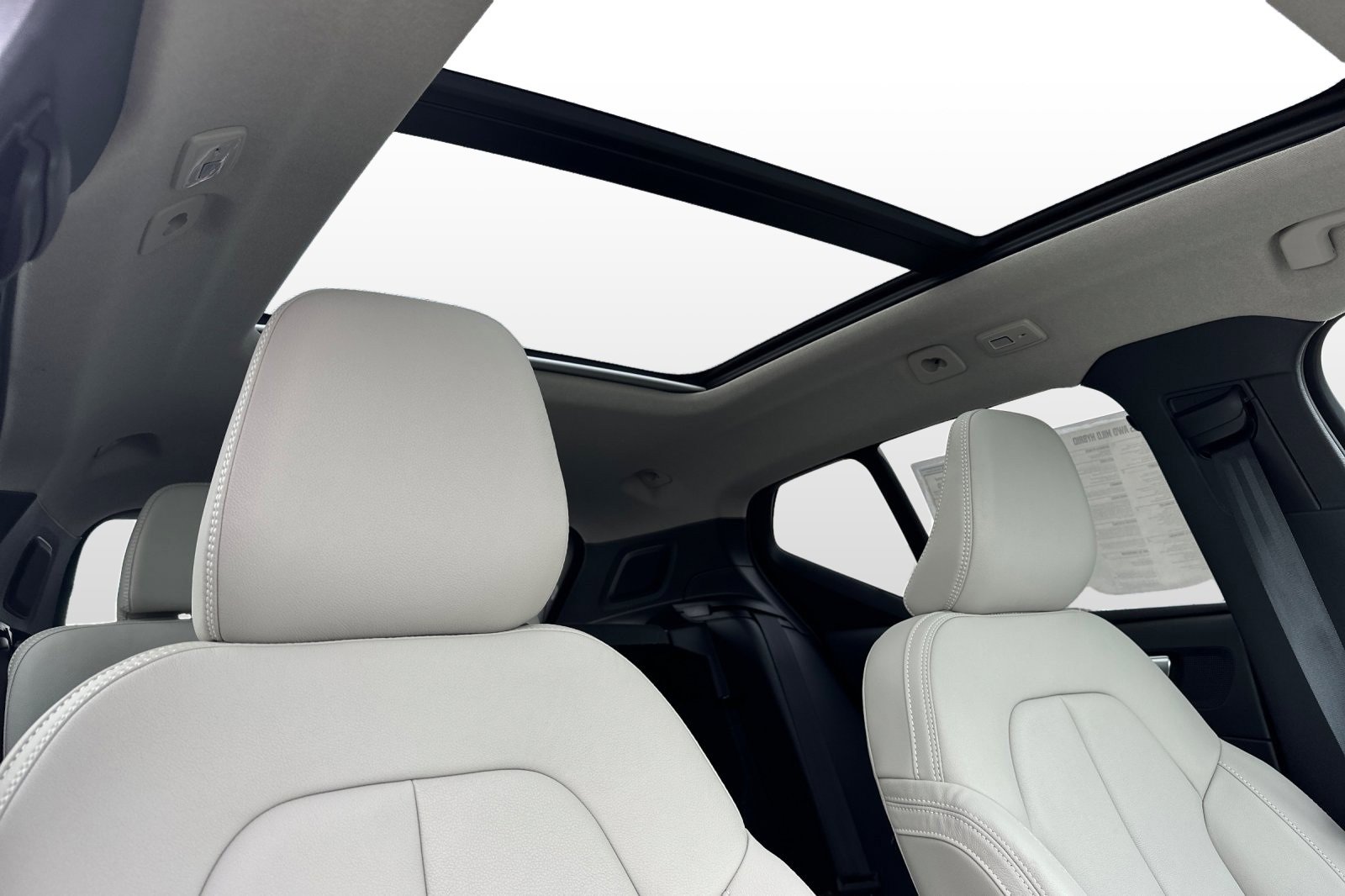 New 2026 Volvo XC40 B5 Ultra w/ Climate Package image 19