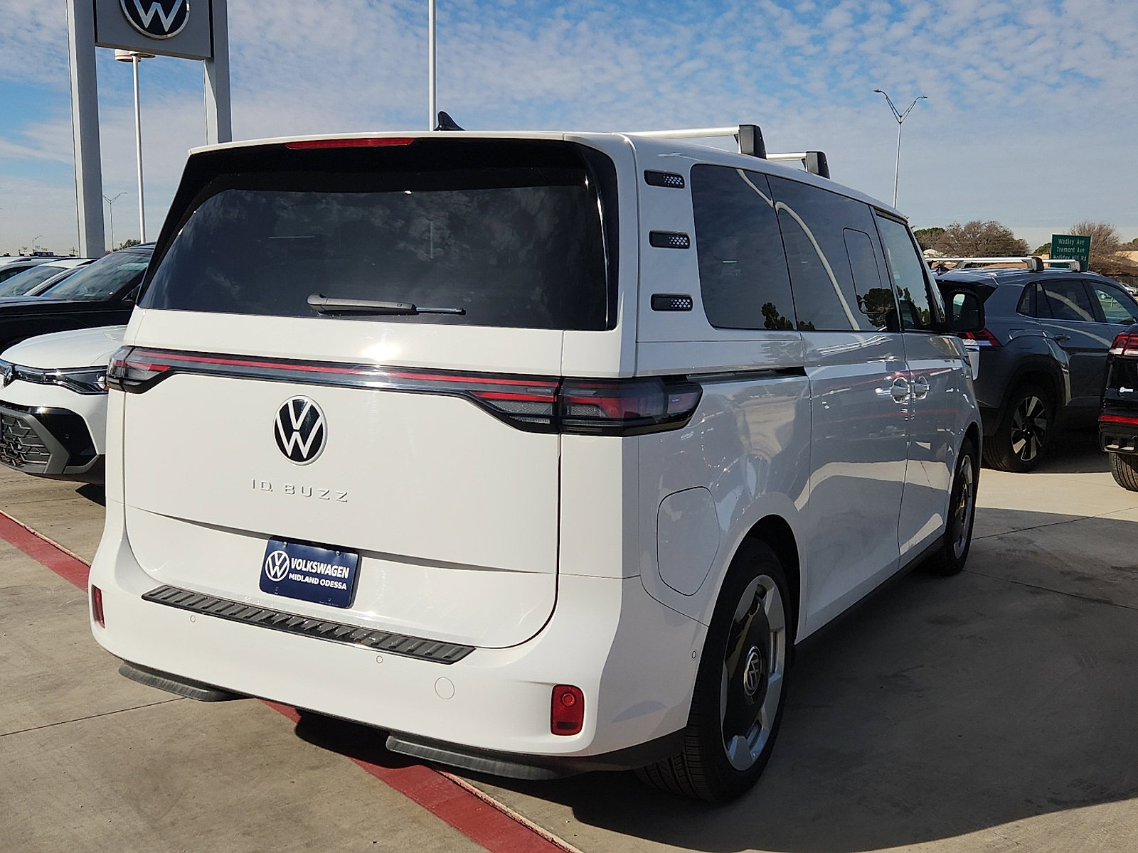 Used 2025 Volkswagen ID. Buzz Pro S image 7