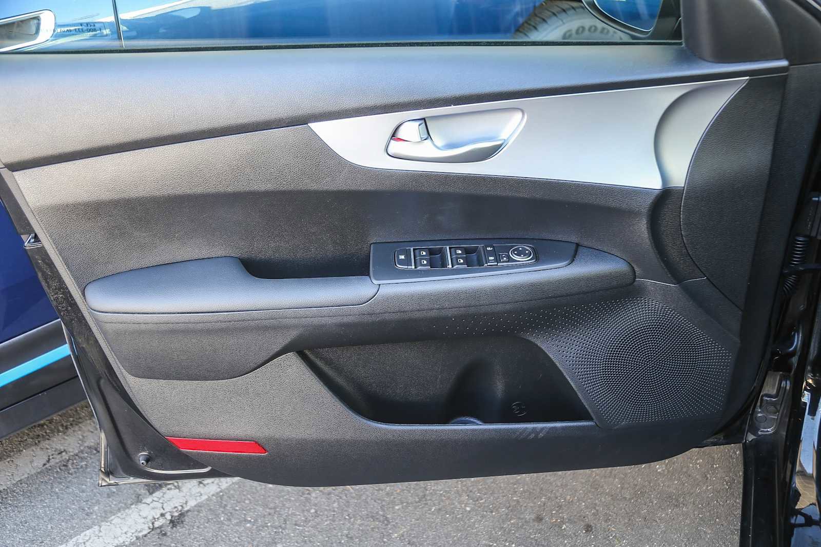 Used 2024 Kia Forte LXS image 17