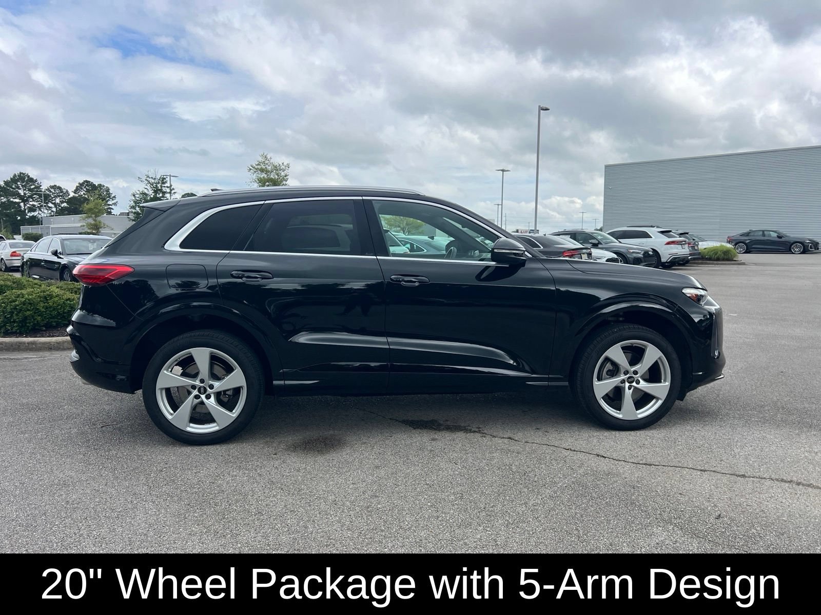 Used 2025 Audi Q5 Premium w/ Premium Plus AWD/4WD image 4