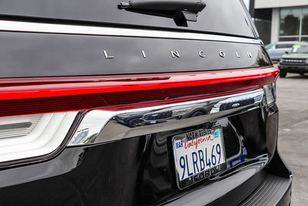 Certified 2023 Lincoln Navigator L Reserve RWD image 12