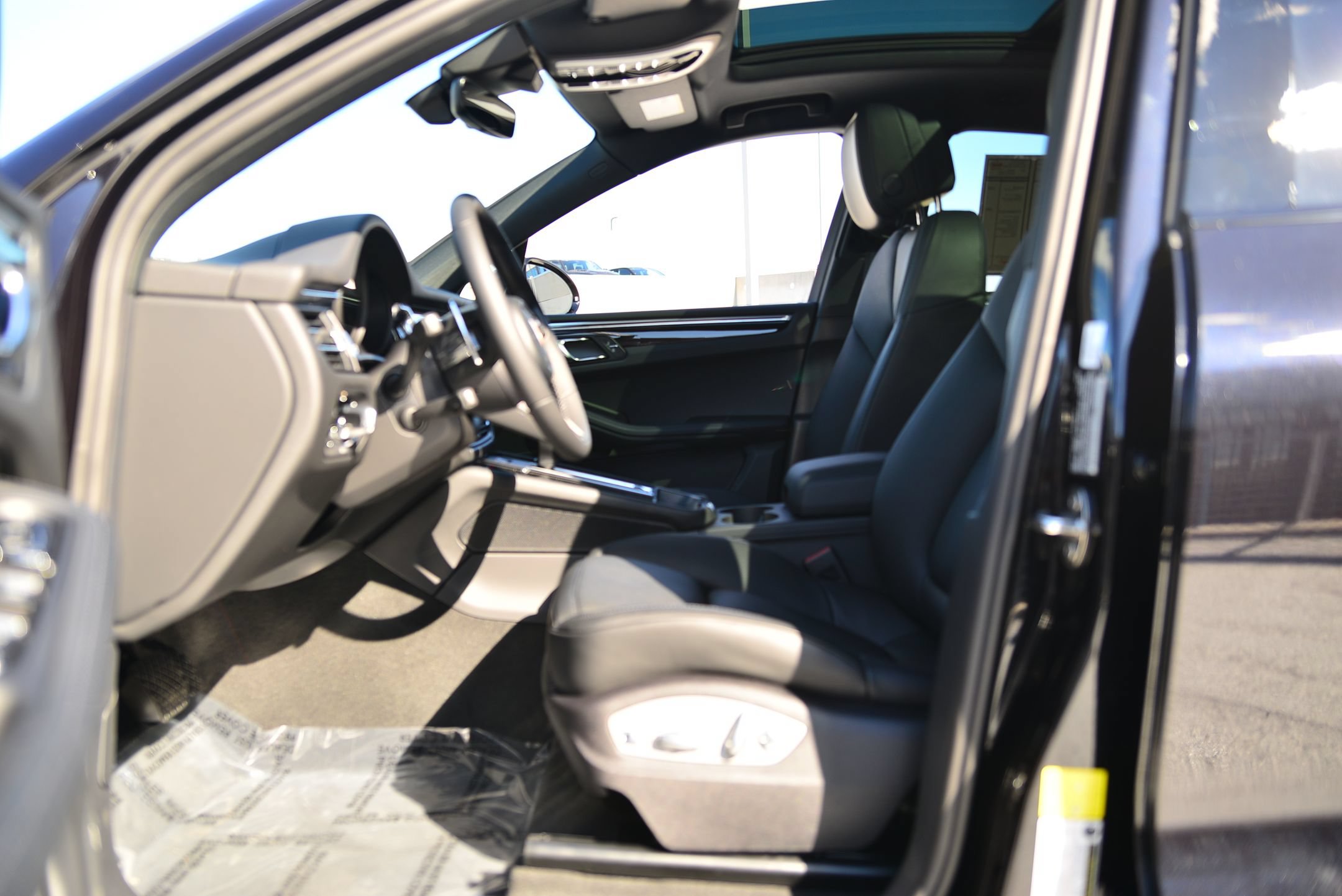New 2026 Porsche Macan S AWD/4WD image 5
