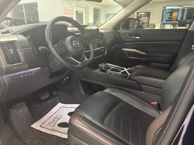Certified 2024 Nissan Pathfinder Platinum AWD/4WD image 5