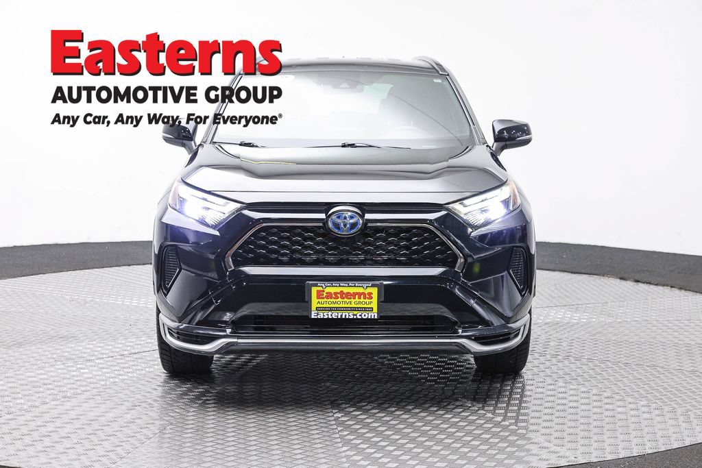 Used 2022 Toyota RAV4 SE AWD/4WD image 2