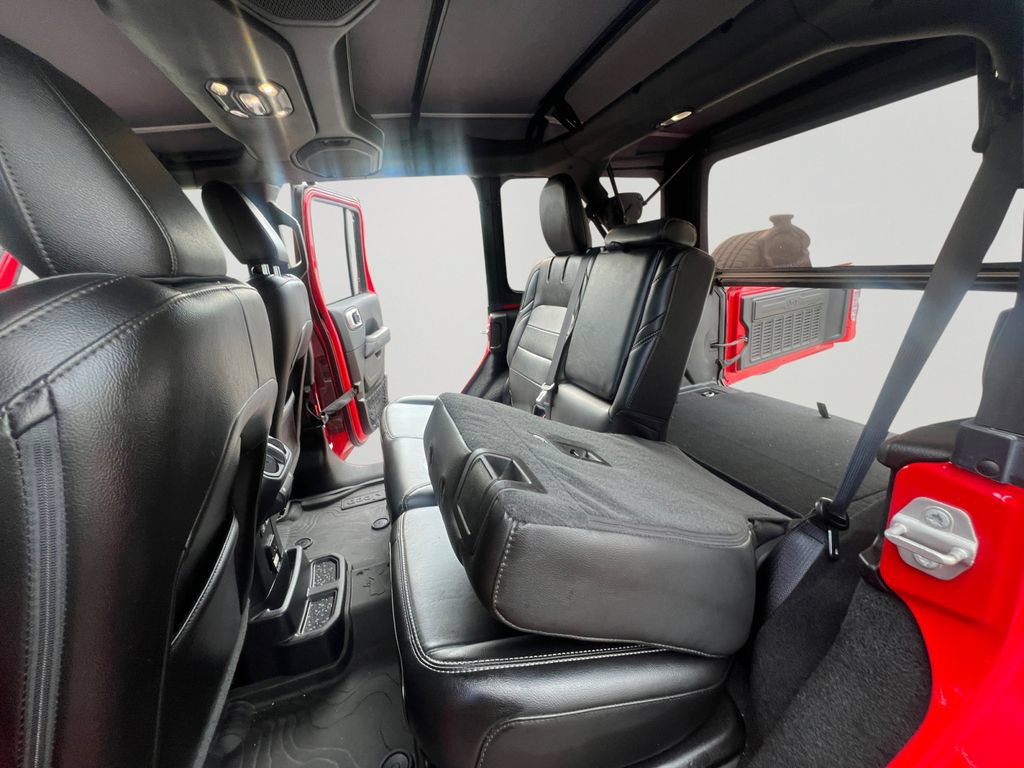 Used 2023 Jeep Wrangler Unlimited Sahara w/ Cold Weather Group AWD/4WD image 29
