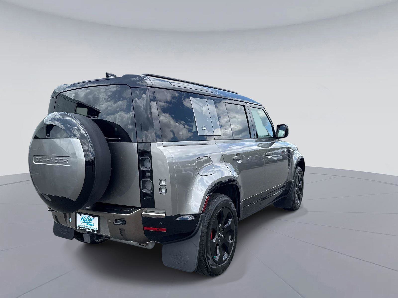 Used 2024 Land Rover Defender 110 X AWD/4WD image 4